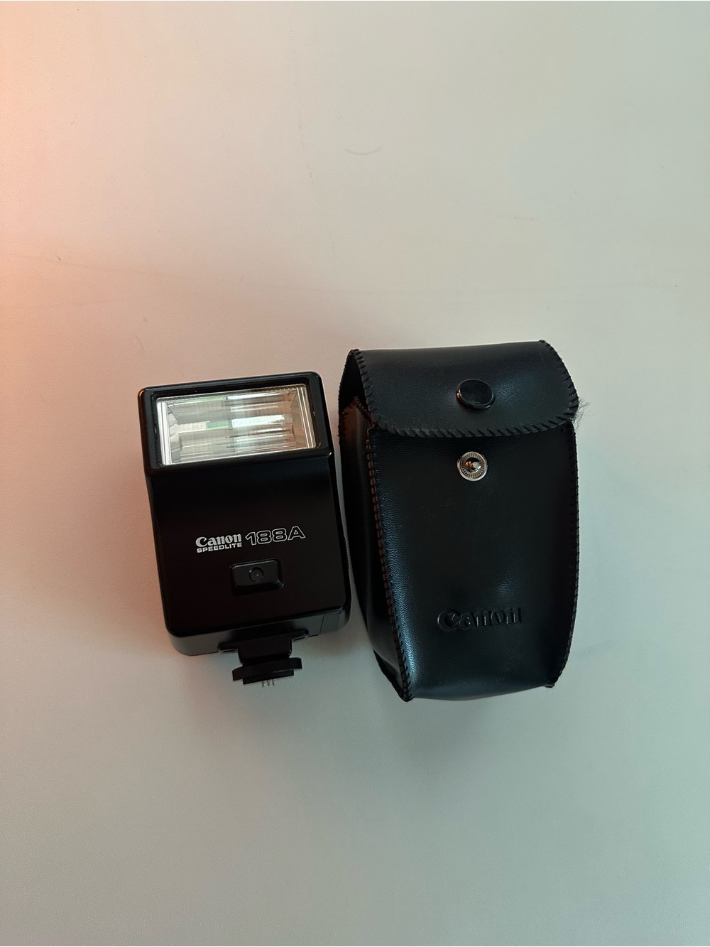 Canon Speedlite 188A Flash with case